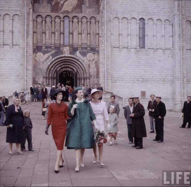 Christian Dior в Москве. 1959 год. (30 фото)
