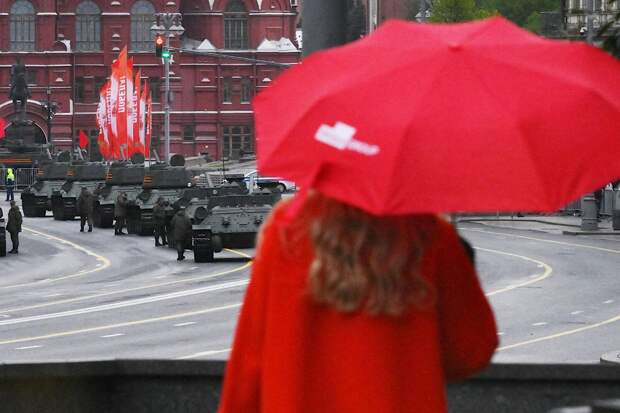 KS: В Польше назвали мощь парада Победы в Москве плохим знаком для Запада