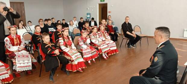 Школьники Майкопского района пообщалась с участником СВО