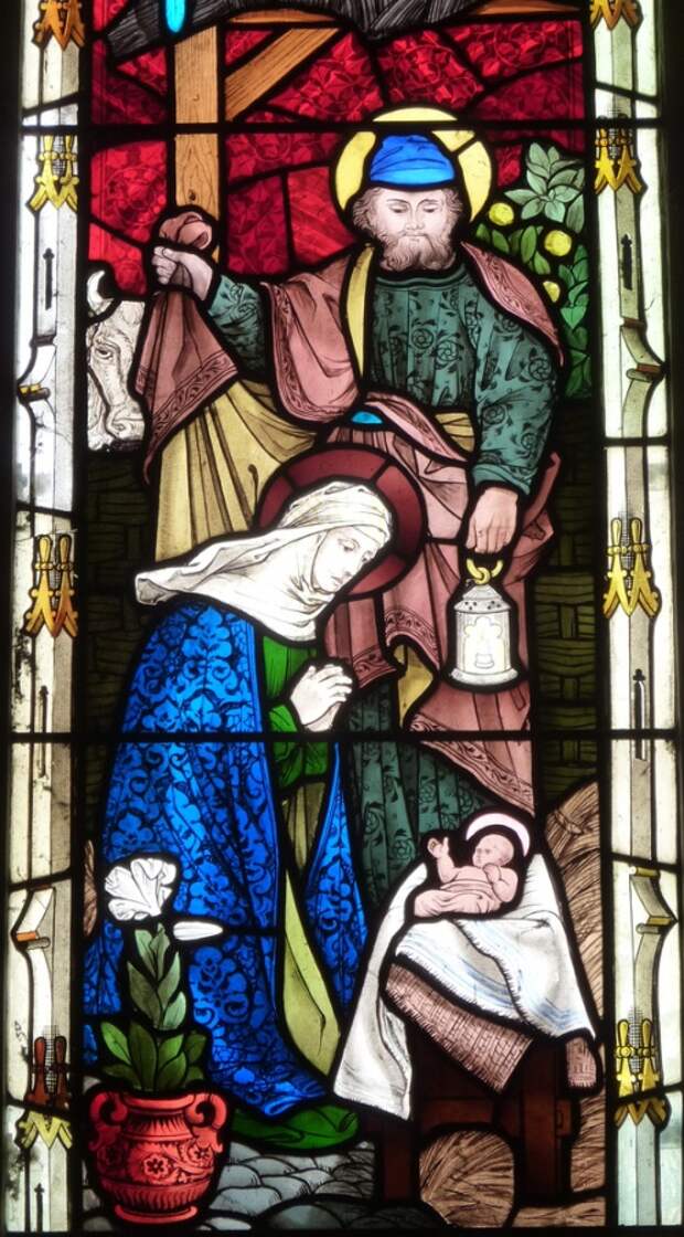 Рождество Христово. Витраж в храме Девы Марии (Antingham, Англия)