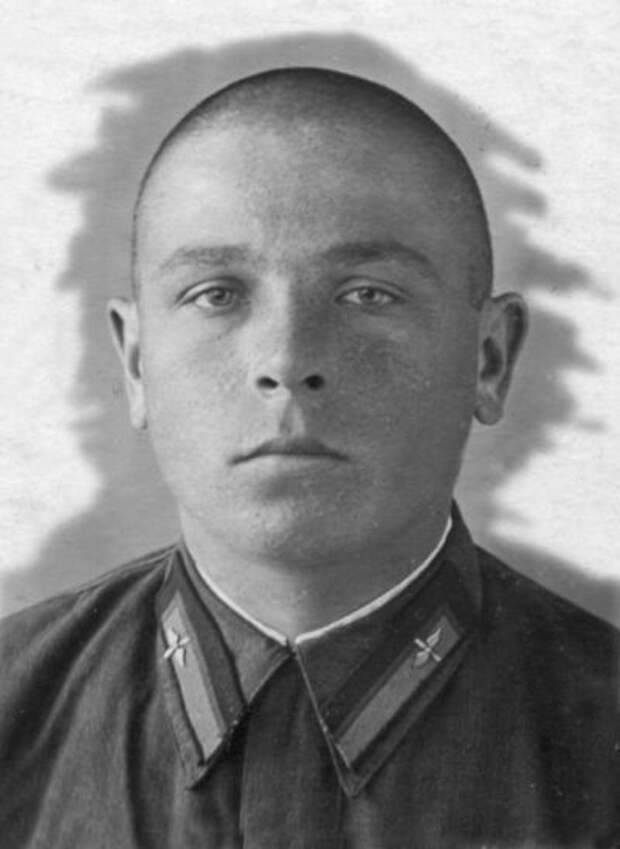 Безногие русские лётчики уничтожали здоровых немцев Безногие русские лётчики уничтожали здоровых немцев