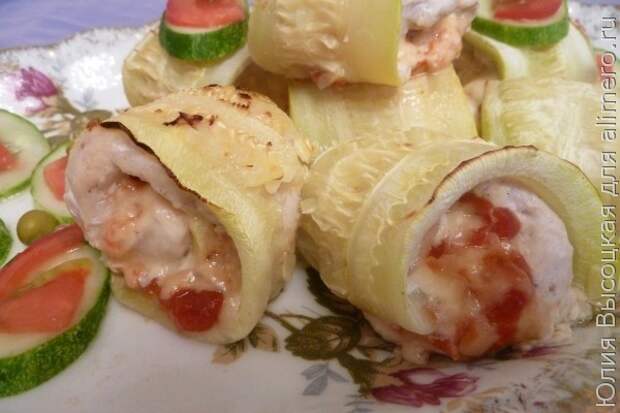 Рулетики с кабачком и курицей Рулетики с кабачком и курицей