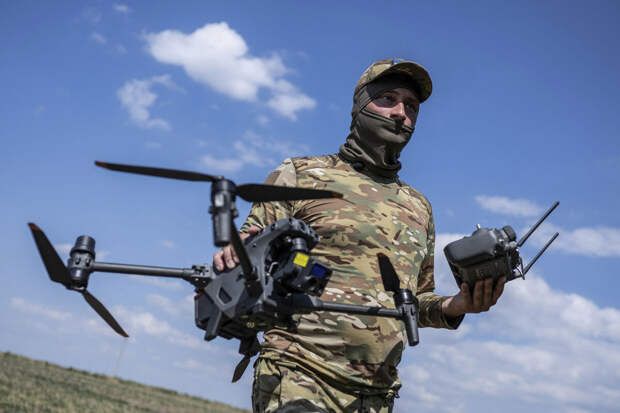 Минобороны РФ: в зоне СВО уничтожили цех по производству дронов для ВСУ
