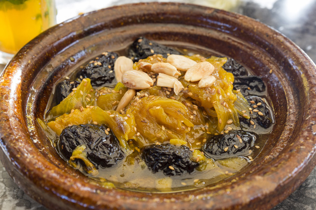 Баранина с медом и черносливом