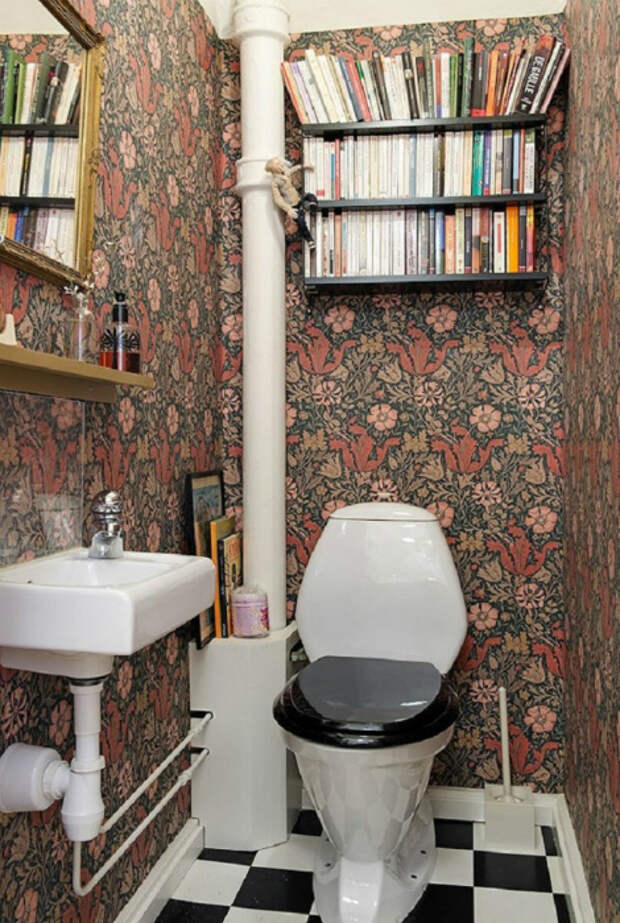 Туалет в классическом стиле. | Фото: HappyModern.RU.