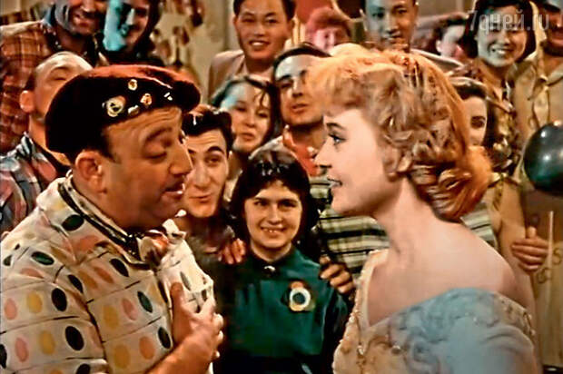 Людмила Гурченко в фильме «Девушка с гитарой». 1958 г.