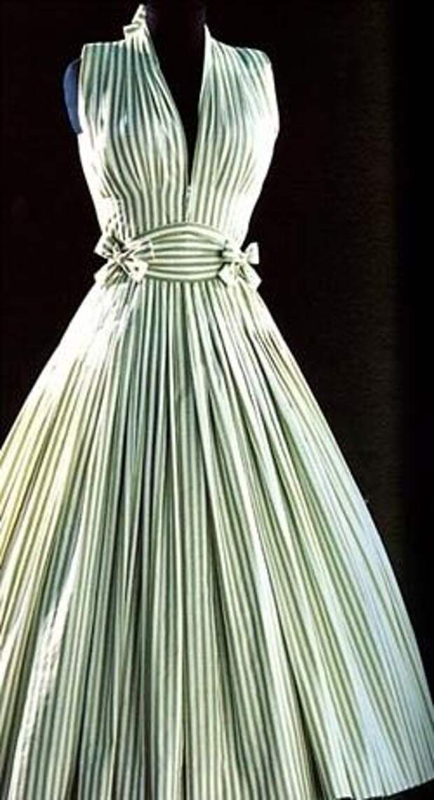 Ma Griffe by Madam Carven - This dress is Madame Carven&#39;s first design from 1945.