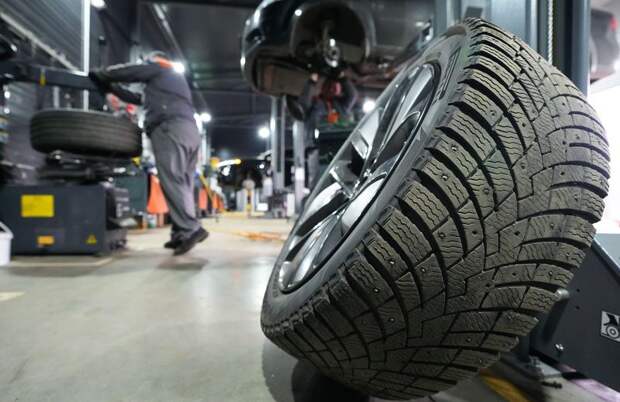 Юрист Асанова: за езду на зимней резине в теплое время водителям грозит штраф