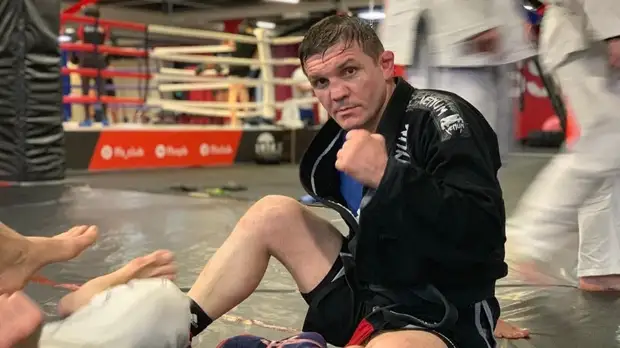 Боец ММА рассказал, как дрался с переломом ноги