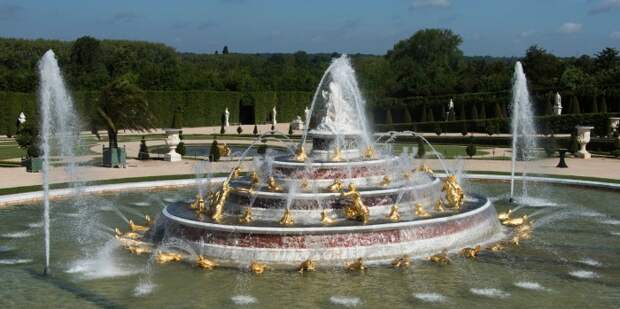 Знаменитые фонтаны Версаля. 