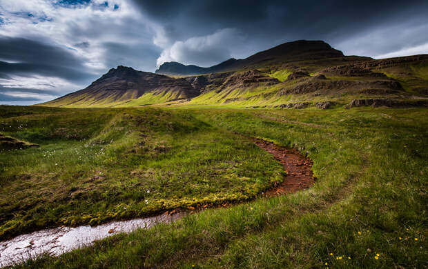 i-fell-in-love-with-iceland-but-its-a-complicated-relationship-12__880
