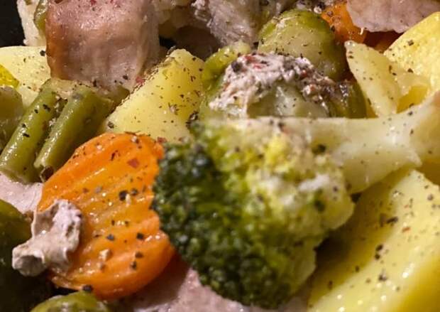 Мясо с картошкой и овощами в рукаве основное фото рецепта