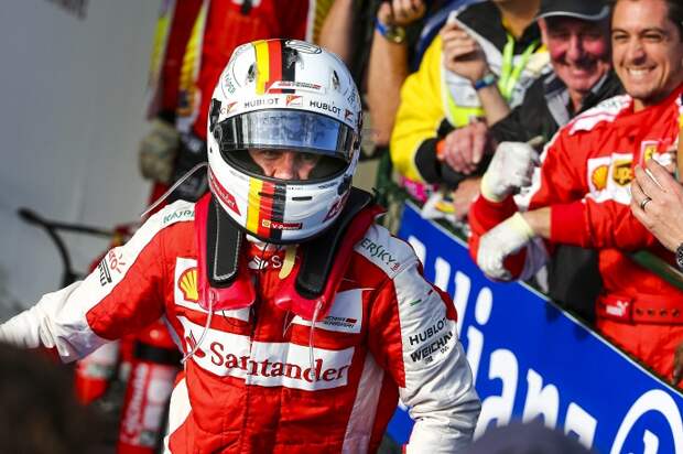 Гонщик команды Scuderia Ferrari Себастьян Феттель стал третьим в первом этапе нового сезона чемпионата мира по автогонкам в классе машин "Формула-1"