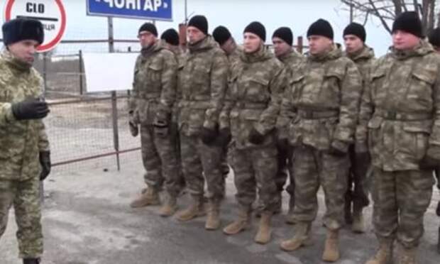 Добровольцы блокады Крыма облачаются в турецкую форму Добровольцы блокады Крыма облачаются в турецкую форму