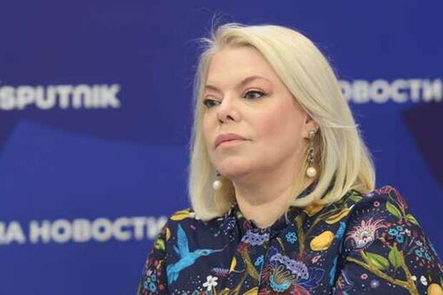 «В стране война, а кому-то лишь бы голой посверкать»: Яна Поплавская обвинила вечеринку Ивлеевой в «голой» постановке