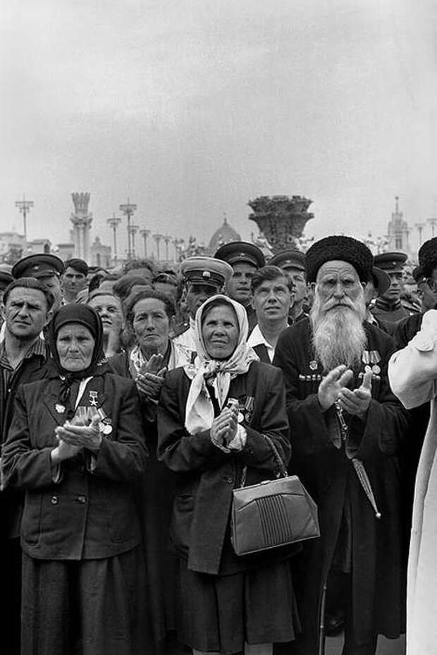 Советская эпоха в фотографиях Анри Картье-Брессона