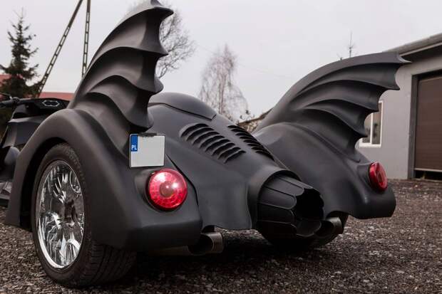 Bat-Bike - великолепный трехколесный мотоцикл для Бэтмена