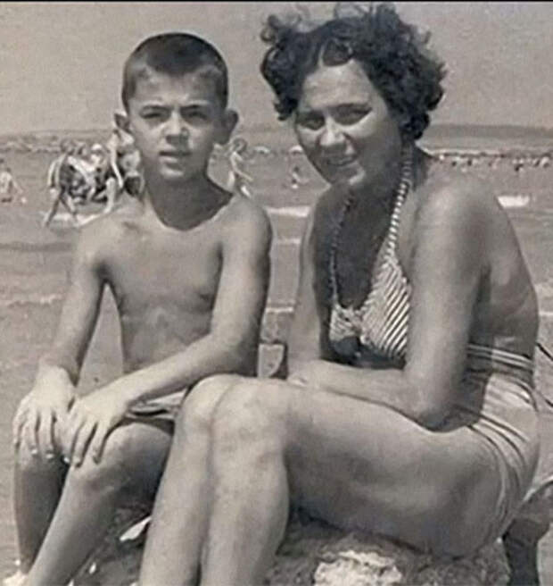 Михаил Боярский с мамой знаменитости, много, фото