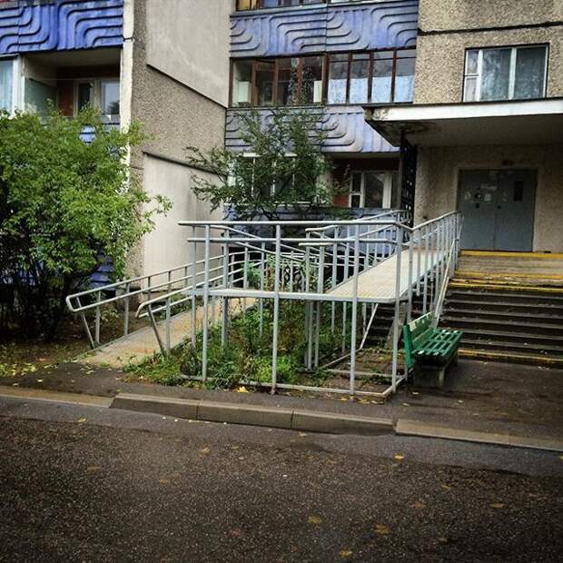 Немного монстроподобно выглядит, но зато угол нормальный Немного монстроподобно выглядит, но зато угол нормальный Витебск, беларусь, гродно, минск, прикол, это Беларусь детка