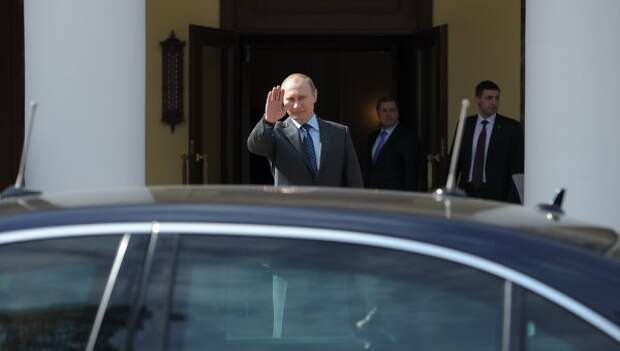 Президент России Владимир Путин в резиденции Ново-Огарево. Архивное фото