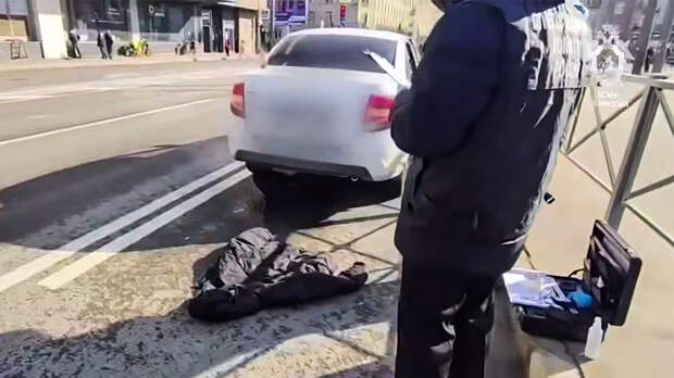 Курсанта МВД ранили в служебном автомобиле в Санкт-Петербурге