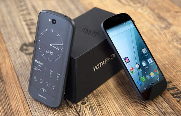 YotaPhone 2