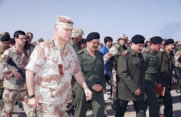 Gen. H. Norman Schwarzkopf and Lt. General Sultan Hashim Ahmad