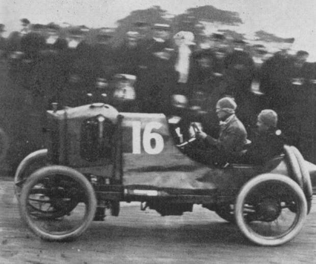 Подборка фотографий автогонок прошлого века (154 фото)