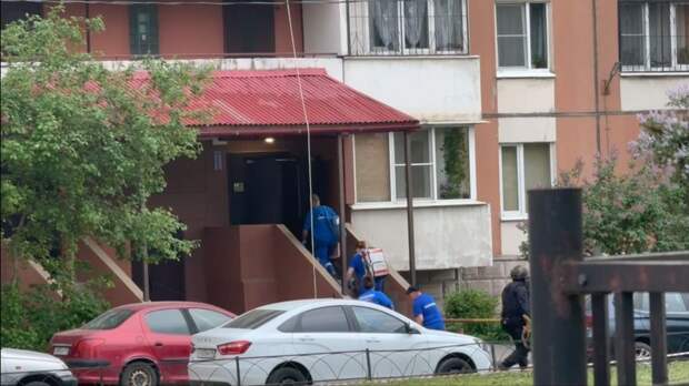 Мужчина, стрелявший по людям в Невском районе, ранен