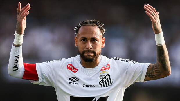 Неймар после забитого мяча поддержал Винисиуса танцем у углового флага