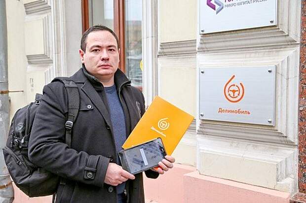 Круглосуточный сервис Hyundai Assistance – последняя инстанция в случае, если автомобиль стал на дороге и пользователь не знает, что с ним делать. Однако и в этом случае, прежде чем прибегать к такой помощи, сперва следует позвонить в «Делимобиль».