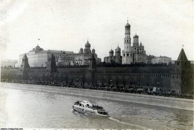 Кремль с моста. 01.05.54 г..jpg
