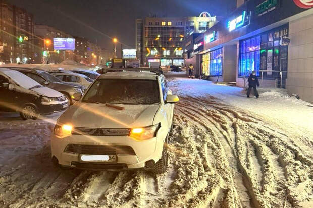 В Новосибирске водитель не справился с управлением и сбил ребенка