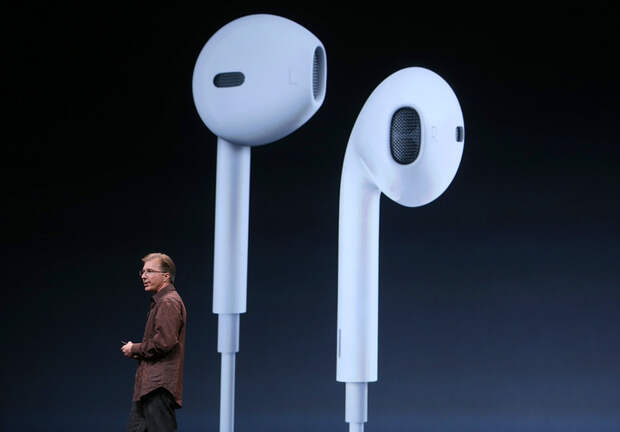 Apple plans to phase out its traditional wired earphones for for the next iPhone, according to a new report out Friday. And people freaked out.