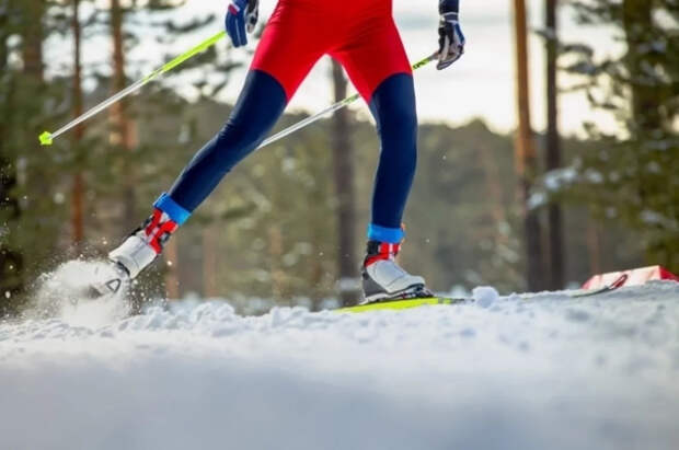 FIS впервые с января предоставила нейтральный статус представителям России