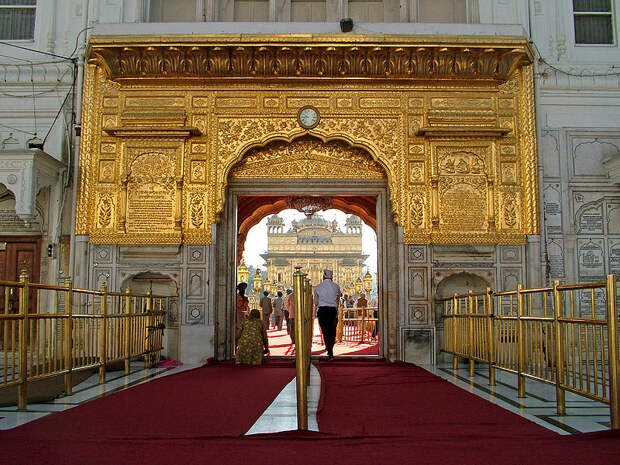File:Entrance to Golden Temple, Amritsar.jpg