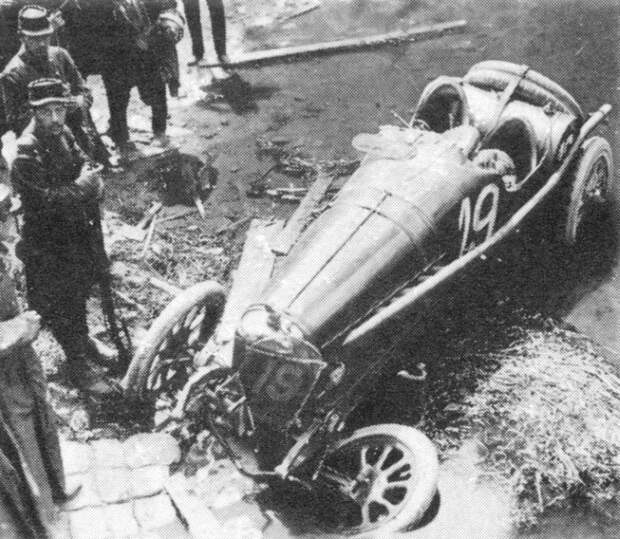 Подборка фотографий автогонок прошлого века (154 фото)