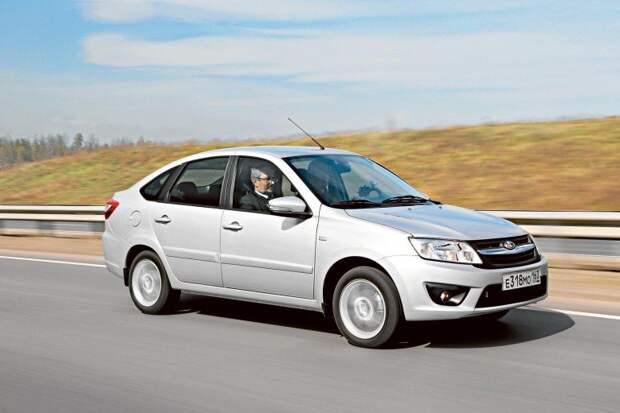1. Lada Granta Лифтбек 1.6 (106 л.с.) «Норма», 396 000 руб.