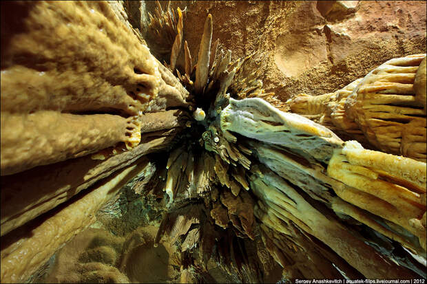 Геофизическая пещера на Ай-Петри