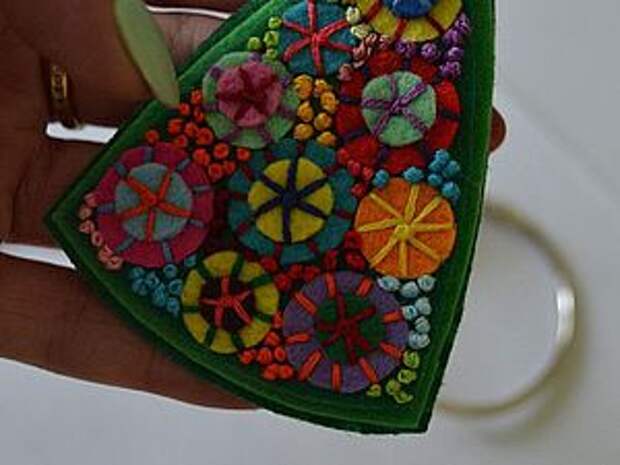 Делаем яркую фетровую брошку | Ярмарка Мастеров - ручная работа, handmade Делаем яркую фетровую брошку | Ярмарка Мастеров - ручная работа, handmade