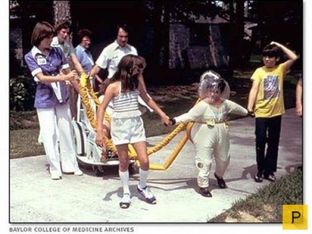 Трагическая судьба "мальчика в пузыре" (9 фото) Трагическая судьба "мальчика в пузыре" (9 фото)