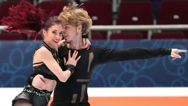 Ожидаемая сенсация: Дэвис и Смолкин ворвались в тройку лучших в ритм-танце на ЧР по фигурному катанию