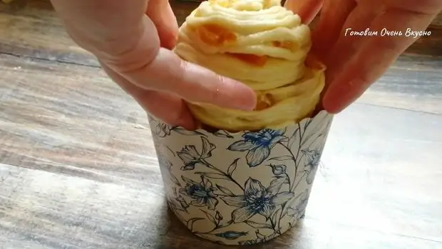 Сколько ни пробовала другие, всегда возвращаюсь к нему. Краффин - идеальный кулич. Быстрое тесто без опары