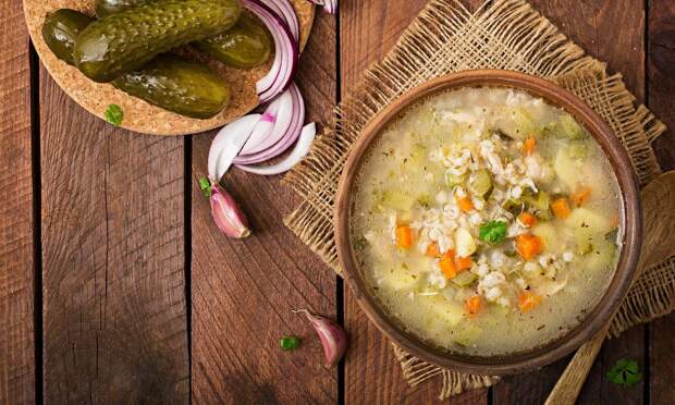 Вкусно, как в детстве: постный рассольник с тремя крупами