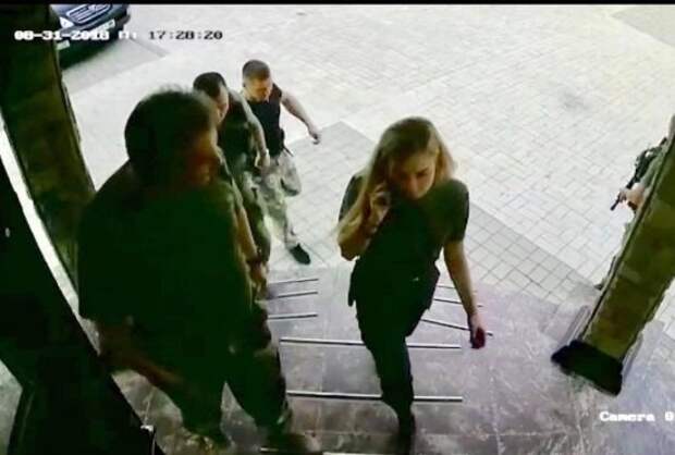 Последние секунды жизни главы ДНР Александра Захарченко: в Сети показали кадры с кафе «Сепар» 