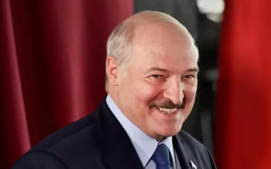 lukashenko-peredumal-davat