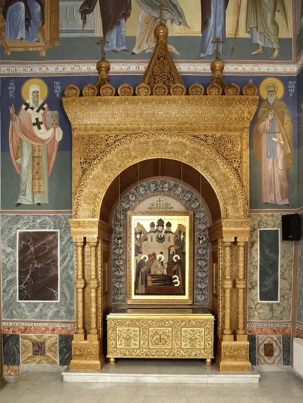 Мощи преподобных Кирилла и Марии в Покровском соборе