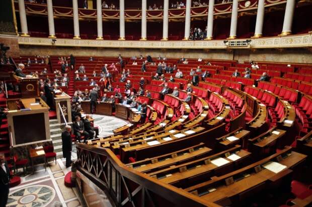 Парламент Франции узаконил свой вариант электронной слежки за гражданами