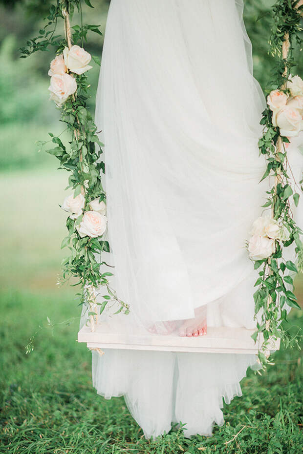 Candle_wedding_by_Kovchegin_and_Romanova_Photography_decor_by_Dreams_and_Honey_muah_by_Dasha_Cherentaeva_Mary_Trufel_dress-18