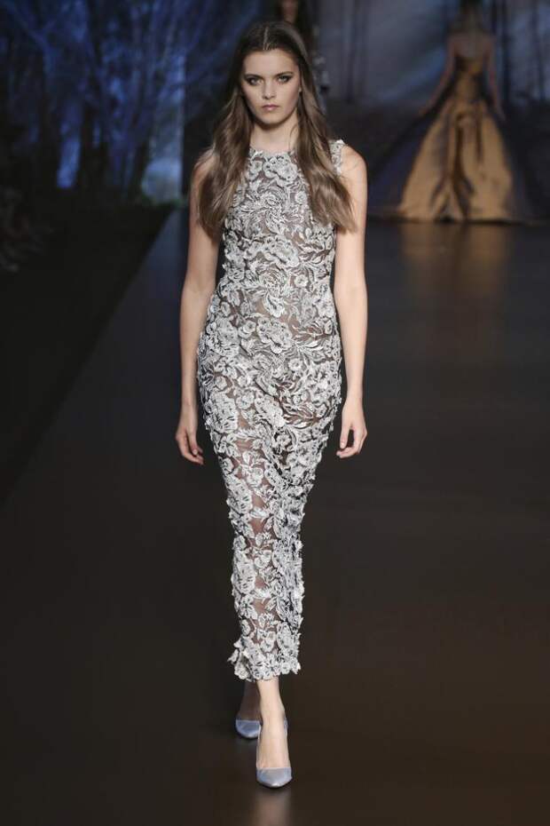Русская сказка от Ralph & Russo осень-зима 2015 - 2016: великолепные и царственные наряды Русская сказка от Ralph & Russo осень-зима 2015 - 2016: великолепные и царственные наряды
